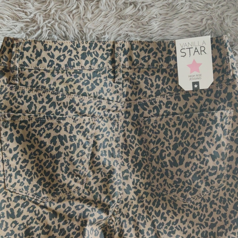Pants - Picture 7 of 10